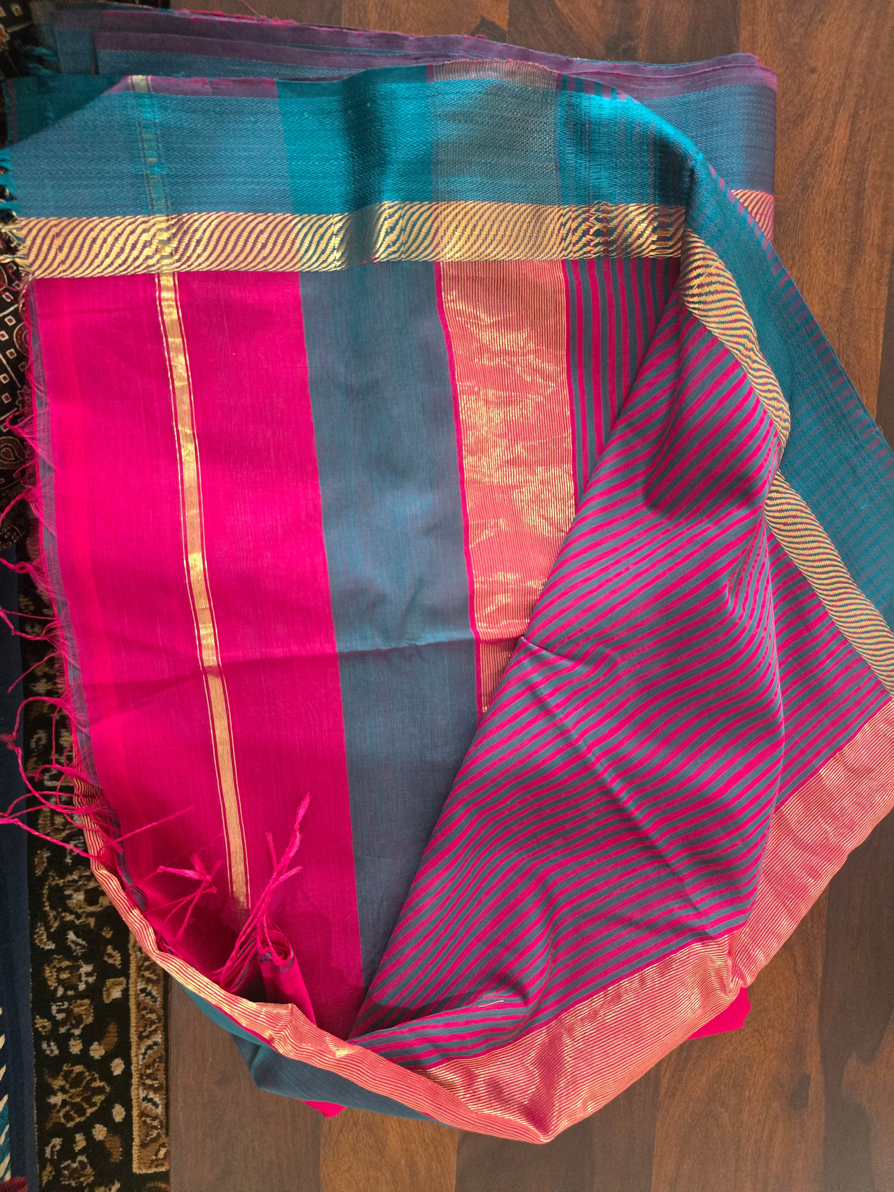 Maheshwari Resham border